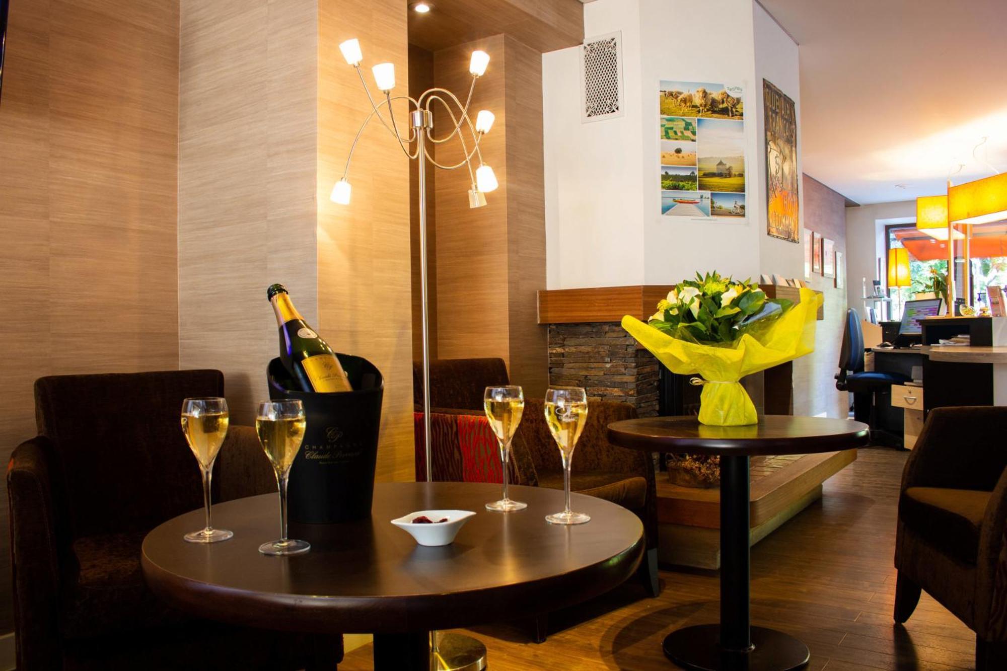 Hotel De La Gare Troyes Centre מראה חיצוני תמונה